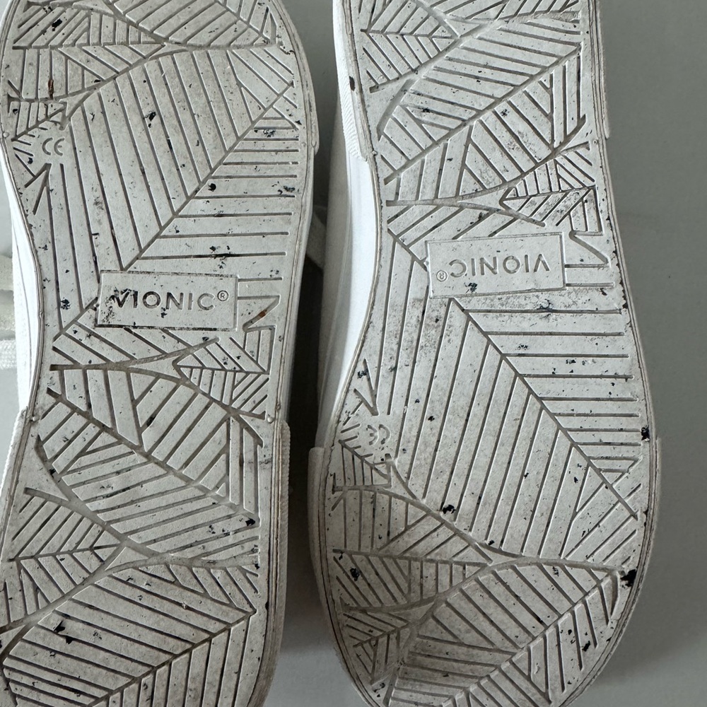 VIONIC White Comfortable Casual Canvas Lace-Up Sneakers Size 6.5 - Picture 6 of 9